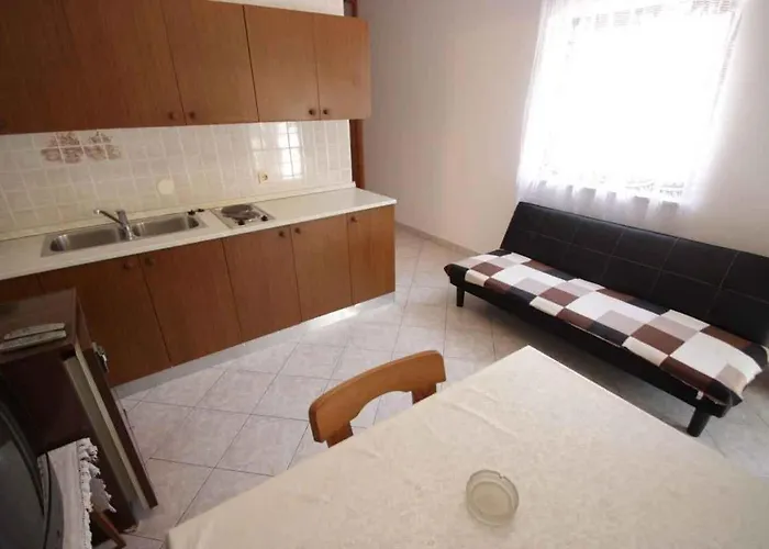 One-bedroom 14 *