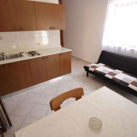 One-bedroom 14 *